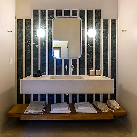 Camarades Mykonos Ξενοδοχείο 3*
