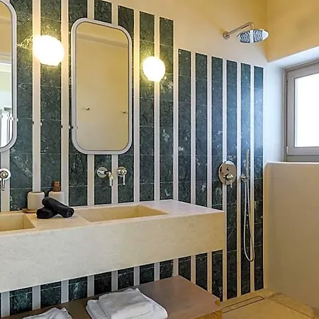 Hotel Camarades Mykonos 3*